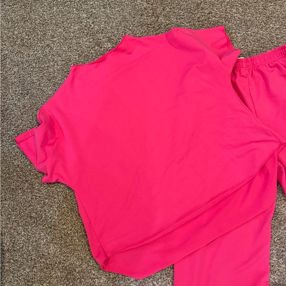 Women’s pink lounge set - Picture 2 of 3
